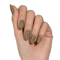 BLUESKY GEL POLISH - CINEMATIC - AW2207 8 BLUESKY GEL POLISH - CINEMATIC - AW2207 -Bluesky Cosmetics AW220703