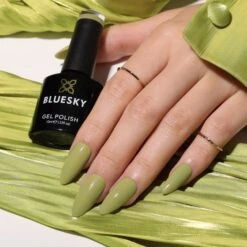 Olive Hush - AW2421 - 10ml Gel Polish 10 Olive Hush - AW2421 - 10ml Gel Polish -Bluesky Cosmetics AW2421 02