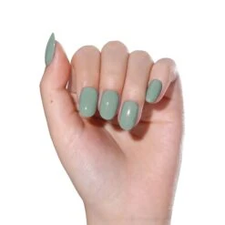 Bluesky Gel Polish Mini - CENTRE STAGE - FW04 -Bluesky Cosmetics FW04.Hand .01 b9183f65 3e43 4f65 bbdd 01d46bb4c408