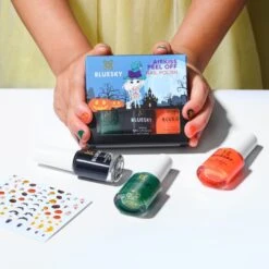 Bluesky Kids Airkiss Set - Spooky Collection 13 Bluesky Kids Airkiss Set - Spooky Collection -Bluesky Cosmetics HALLOWEEN 053000x3000