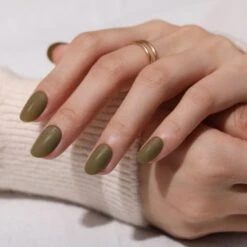 Bluesky Gel Polish - MOVE FORWARD - AW2114 -Bluesky Cosmetics WINTER2021AW2114 1